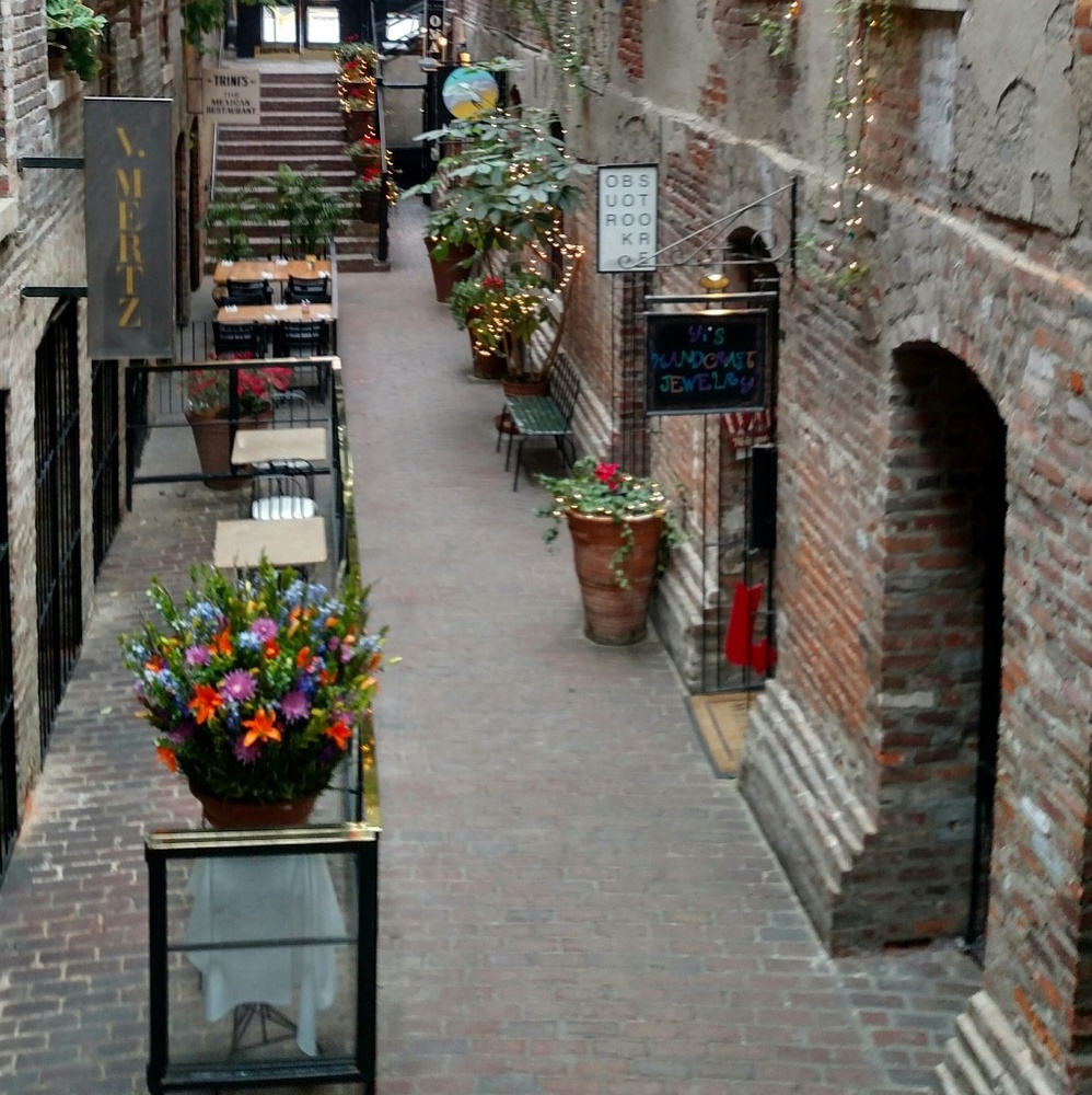 Meet your Posher, Niki